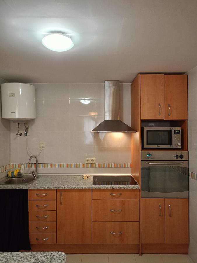 Reyes Apartment โมนาชิล ภายนอก รูปภาพ